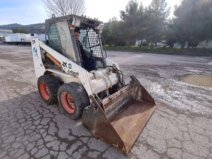 Minicarregadeira Bobcat 753