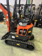Mini Escavadeira 1200 kg Motor Kubota 3 Cilindros com Lagartas Retráteis de 74 cm