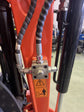 Mini Escavadeira 1200 kg Motor Kubota 3 Cilindros com Lagartas Retráteis de 74 cm