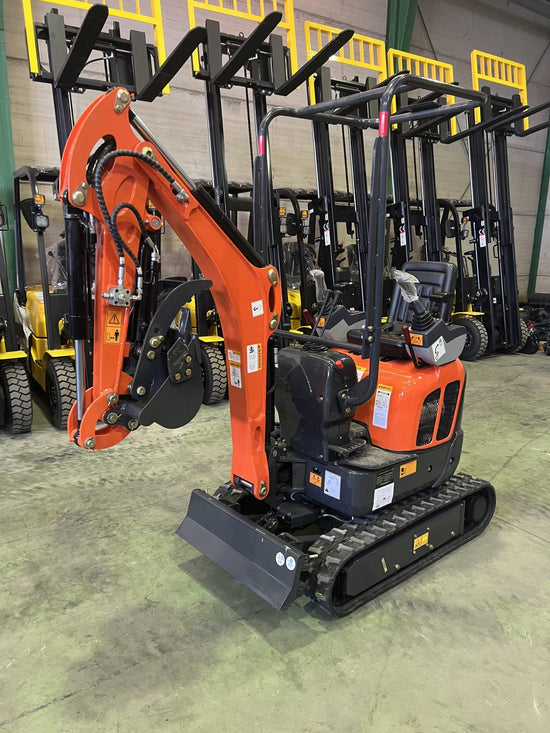 Mini Escavadeira 1200 kg Motor Kubota 3 Cilindros com Lagartas Retráteis de 74 cm