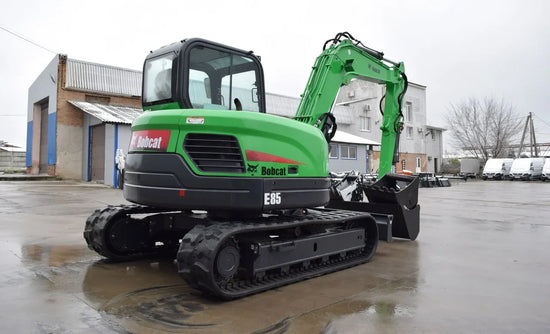 Miniescavadeira Bobcat E85 + 3 caçambas / 8,5 T