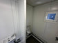 Contentor Sanitário com Múltiplas Unidades: Funcionalidade e Espaço