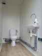 Contentor Sanitário Duplo de 2 Cabines: WC e Chuveiro num Design Robusto